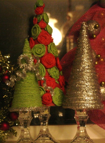 diy christmas trees_Create a centerpiece with green paper rolled into trees._kidsstoppress