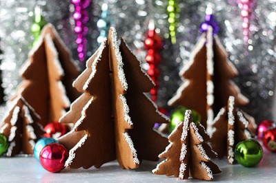 diy christmas trees_Make a family of 3-D gingerbread Christmas trees_kidsstoppress